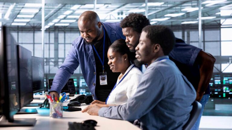 Read more about the article 5 Most Important Teamwork Skills For Developers